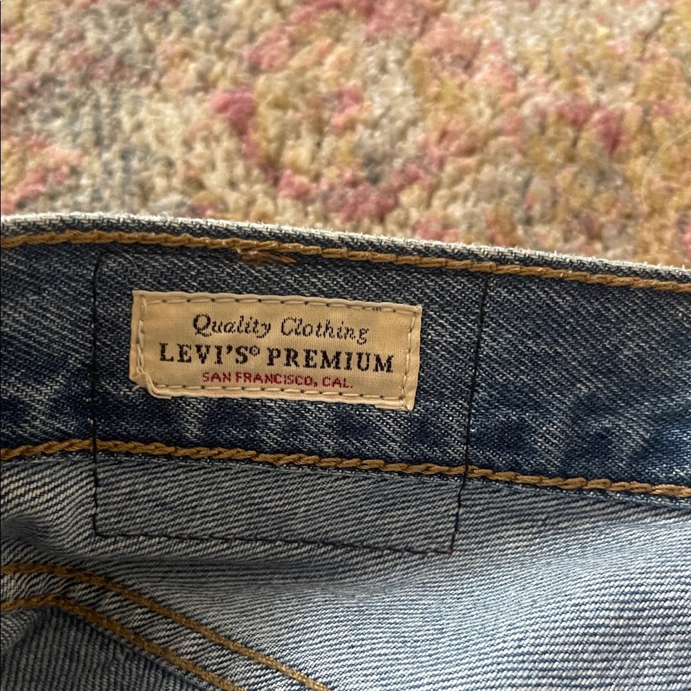 Levi's Ribcage Wide Leg Jeans, EUC, Size 26, Wash: not the same - Picture 4 of 7